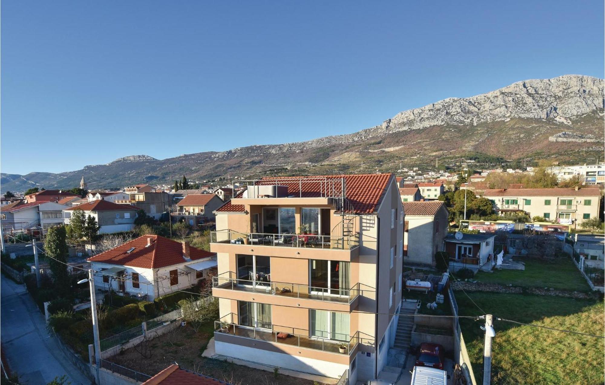 Three-Bedroom Apartment in Kastel Gomilica Kaštela Buitenkant foto