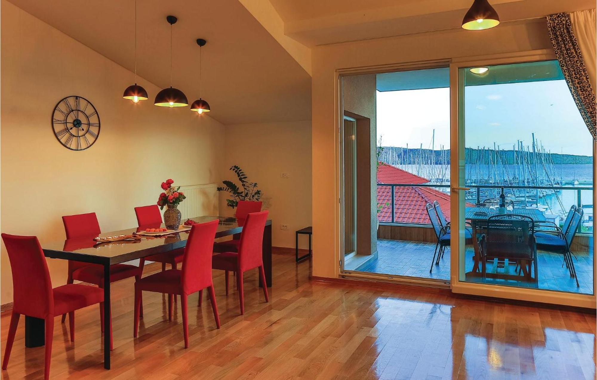 Three-Bedroom Apartment in Kastel Gomilica Kaštela Buitenkant foto